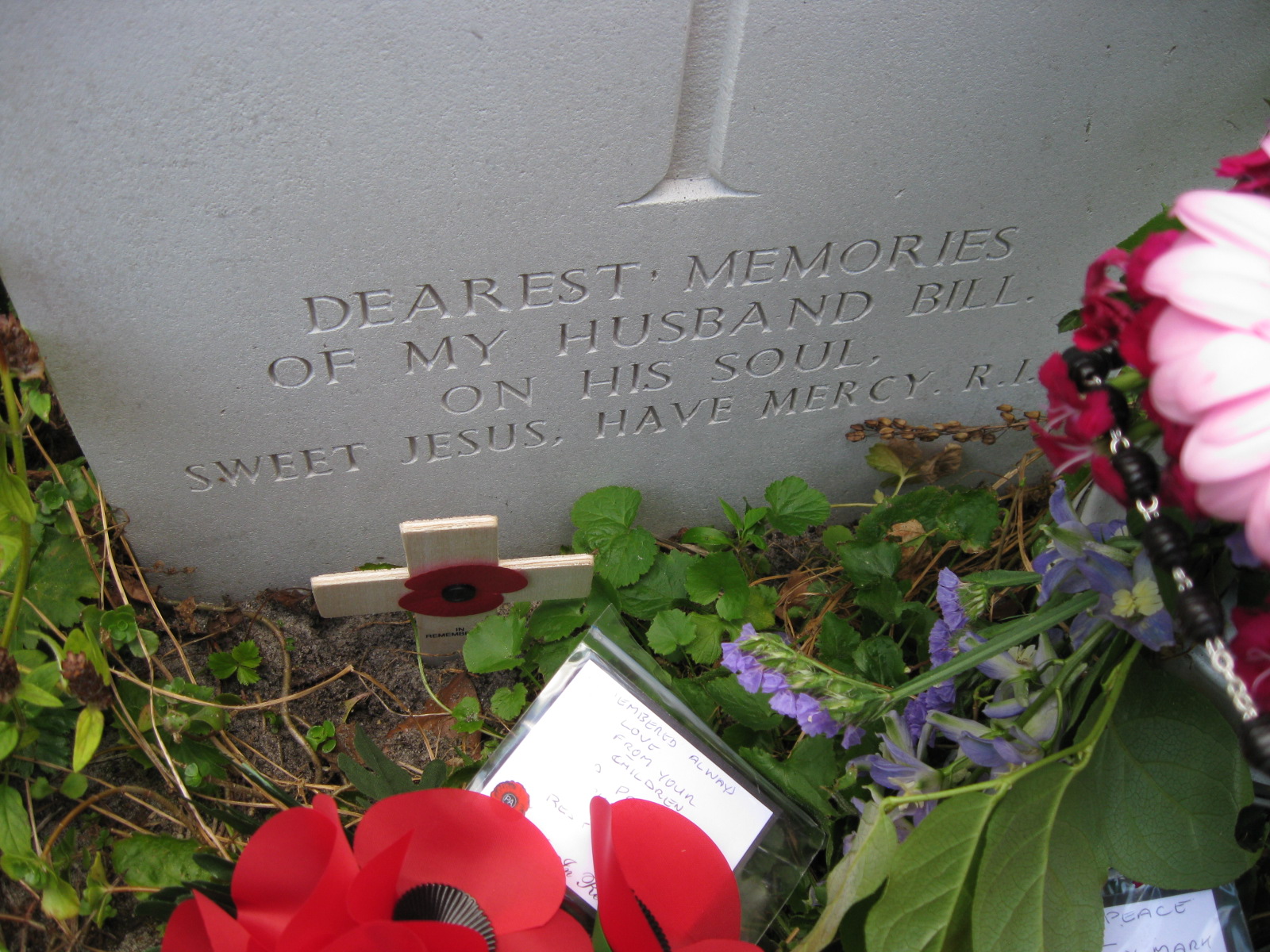 Closer view of message on gravestone.